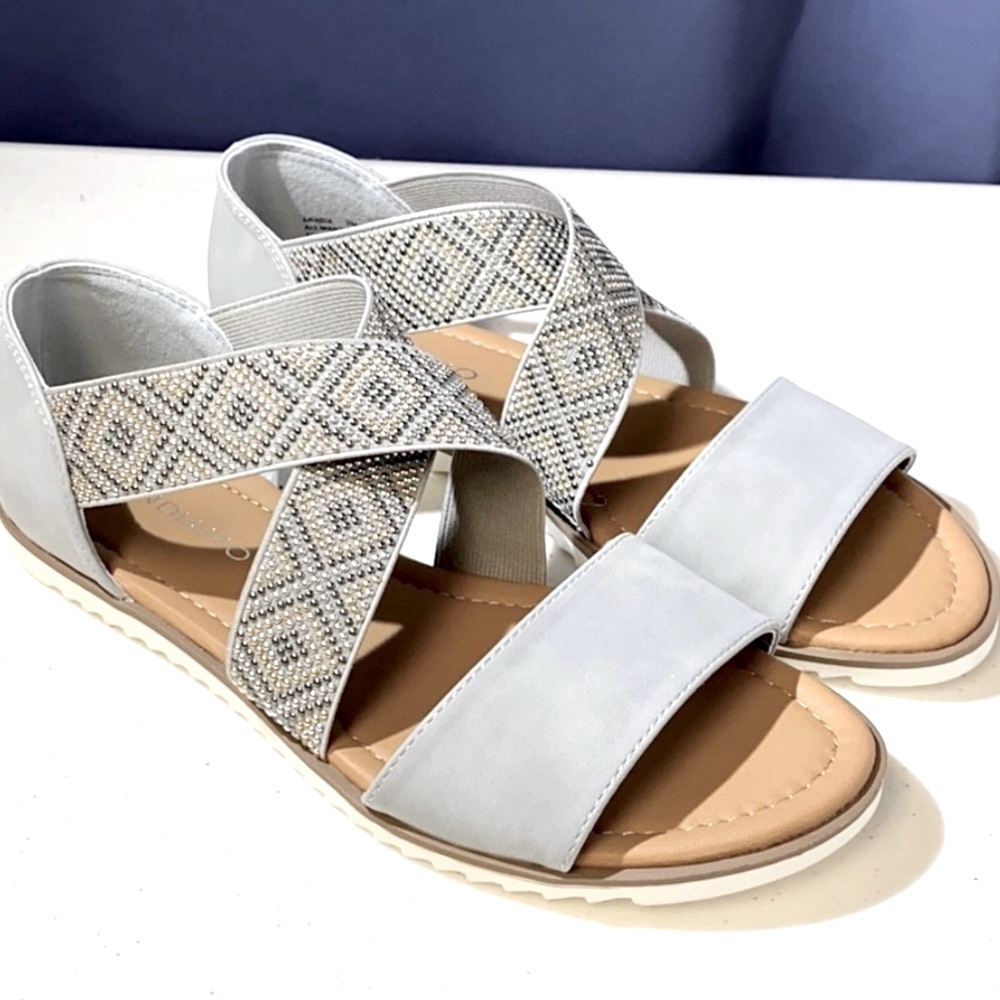 Andiamo Criss Cross Bead Sandals
